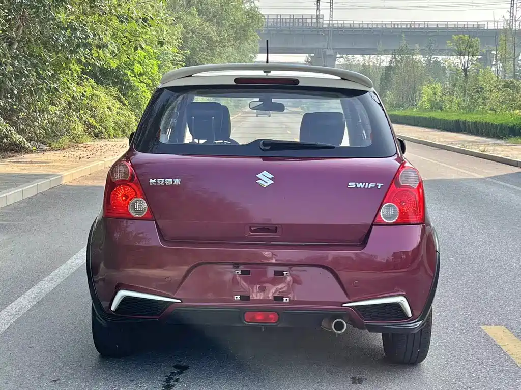Suzuki Swift 2016 — фото 10