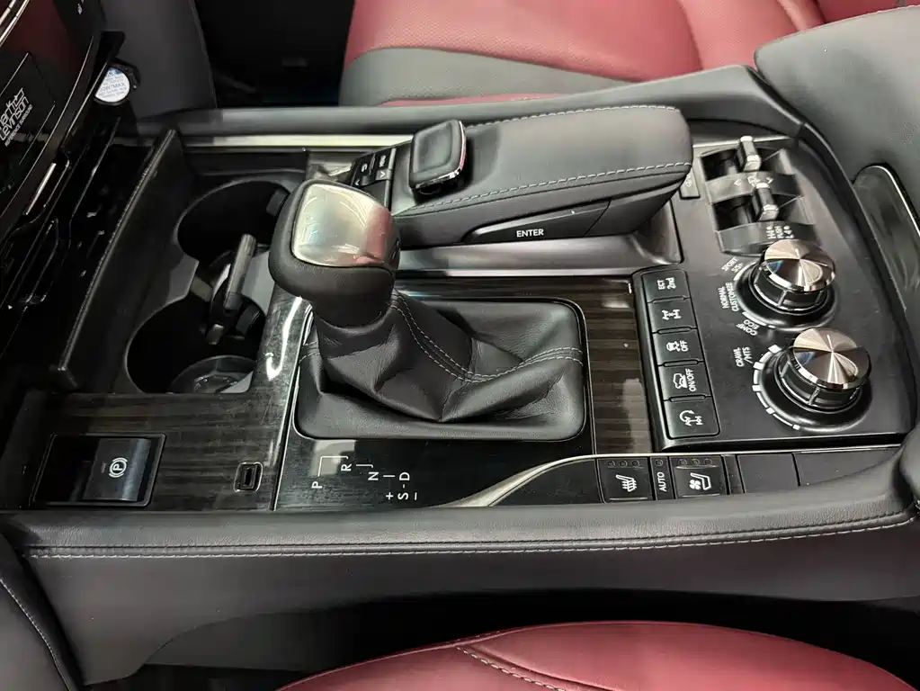 Lexus LX 2020 — фото 10