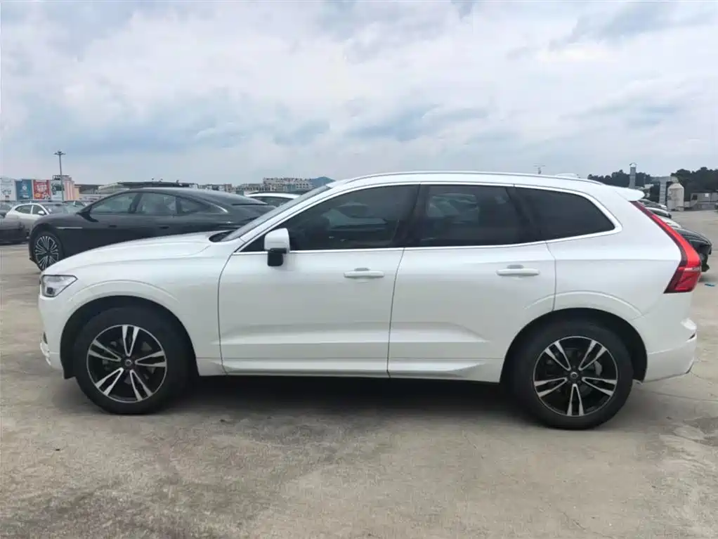 Volvo XC60 2019 — фото 3