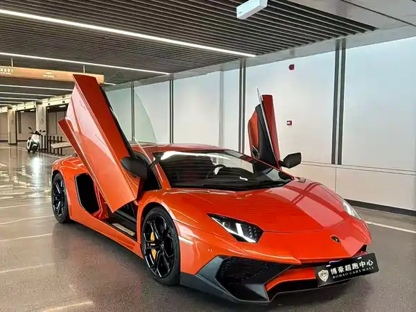 Lamborghini Aventador 2011