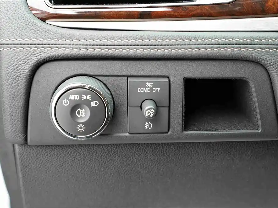 Cadillac Escalade 2014 — фото 27