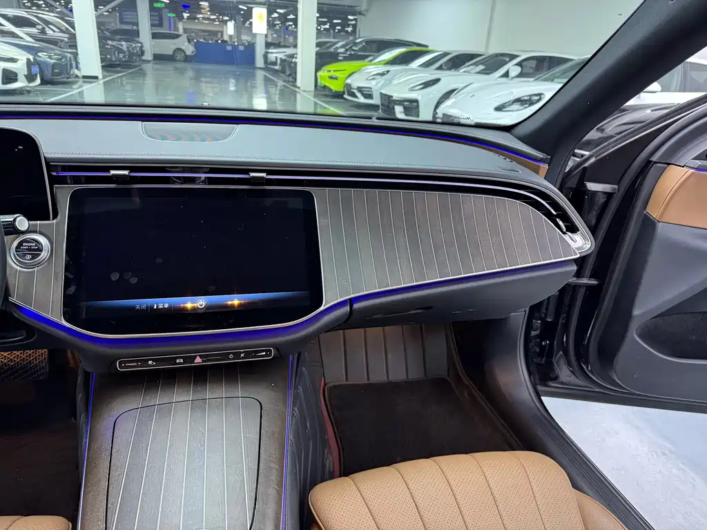 Mercedes-Benz E-Class 2024 — фото 10