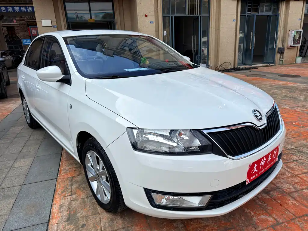 Skoda Rapid 2017 — фото 3