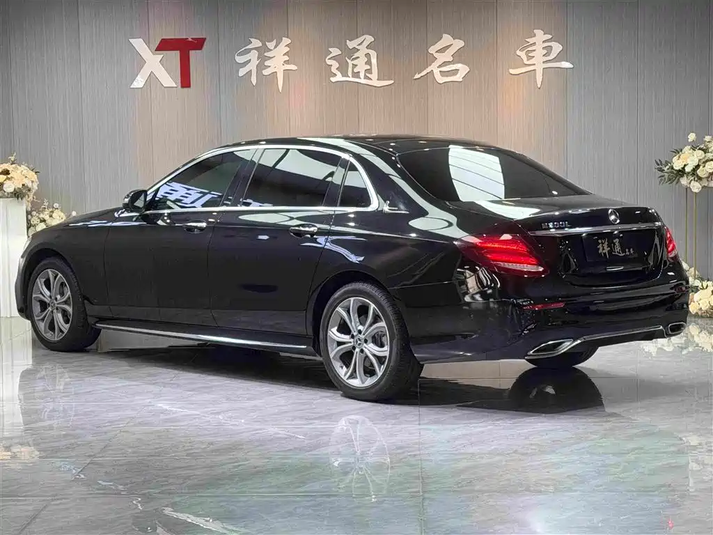 Mercedes-Benz E-Class 2020 — фото 19