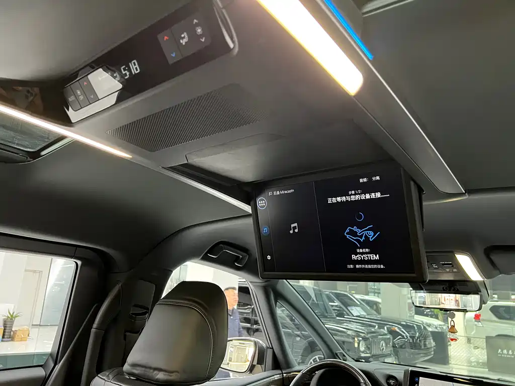 Toyota Vellfire 2023 — фото 14