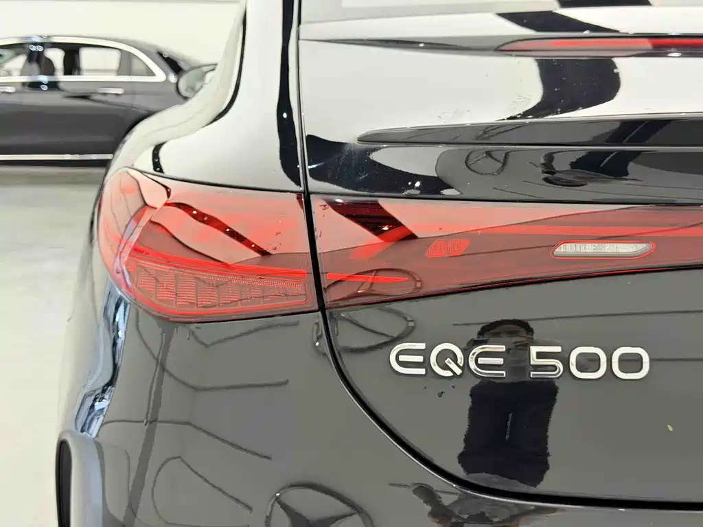 Mercedes-Benz EQE 2025 — фото 11