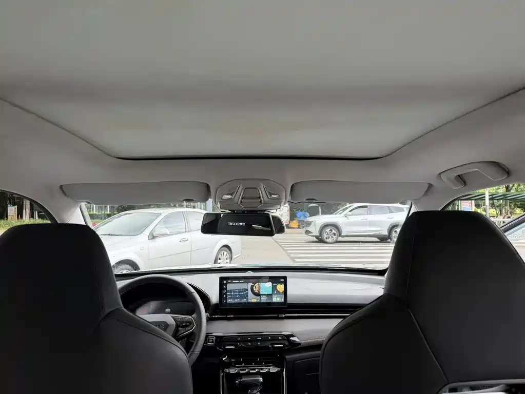 Baojun RS-3 2020 — фото 15