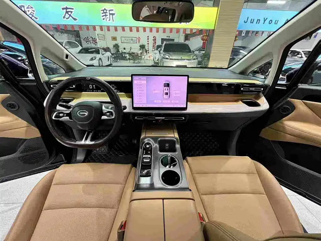 GAC Motor E8 PHEV 2024 — фото 25