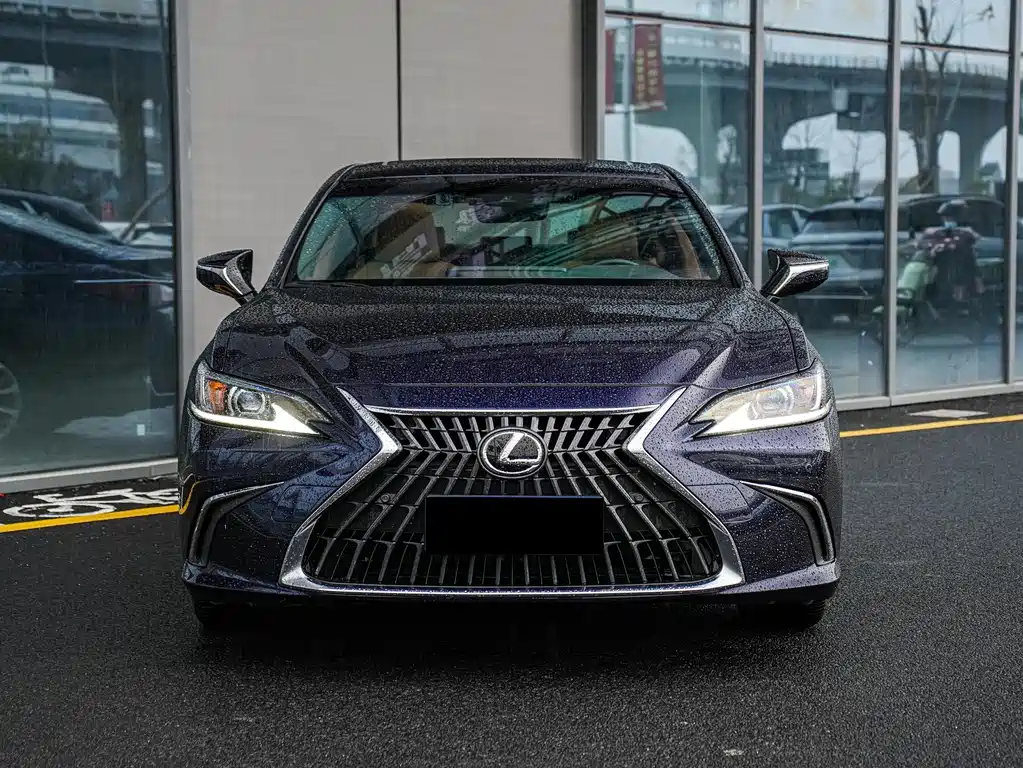 Lexus ES 2023 — фото 2