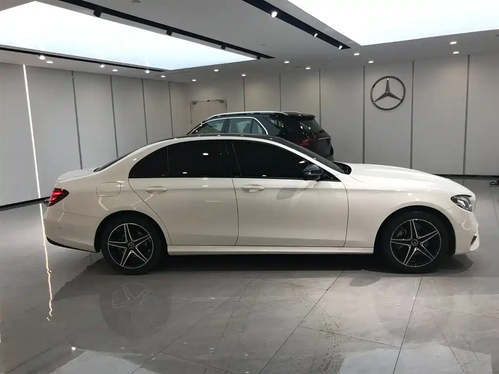 Mercedes-Benz E-Class 2020 — фото 21
