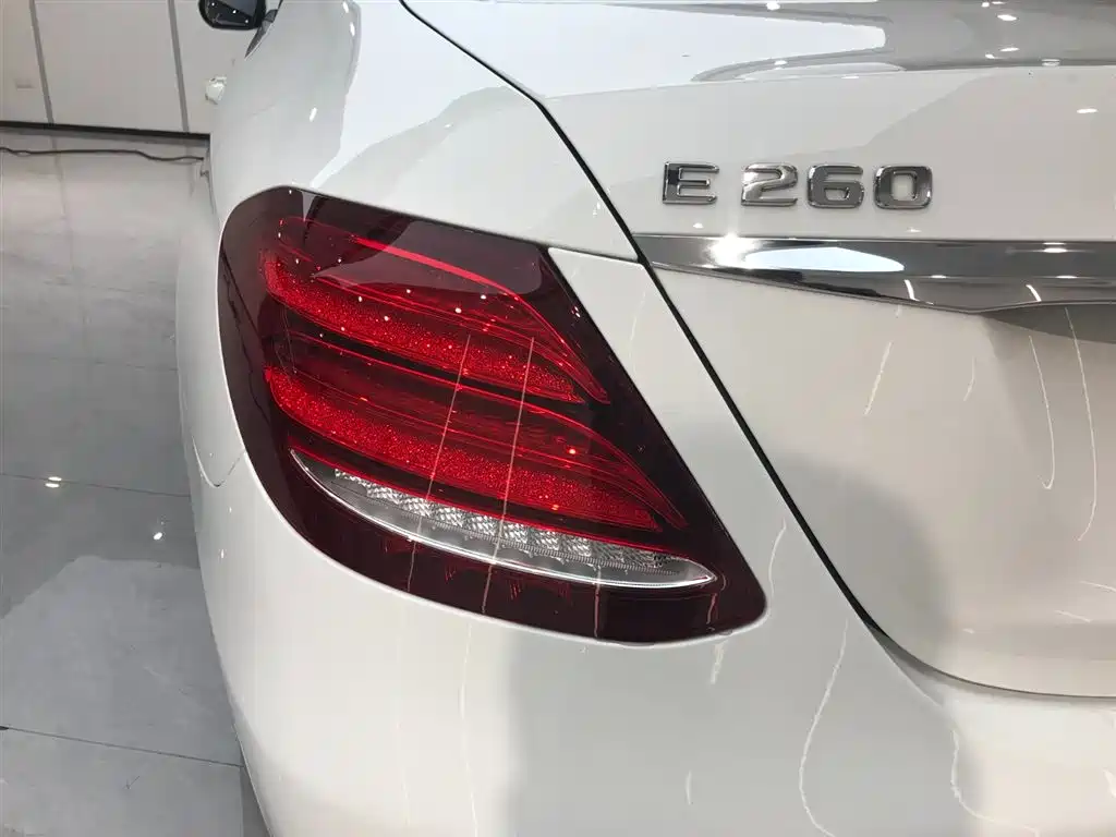 Mercedes-Benz E-Class 2020 — фото 16