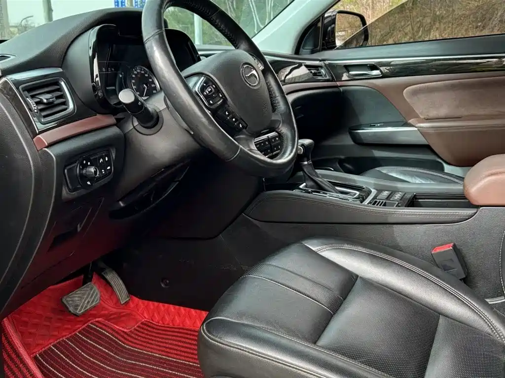 GAC Motor Trumpchi GS8 2019 — фото 11