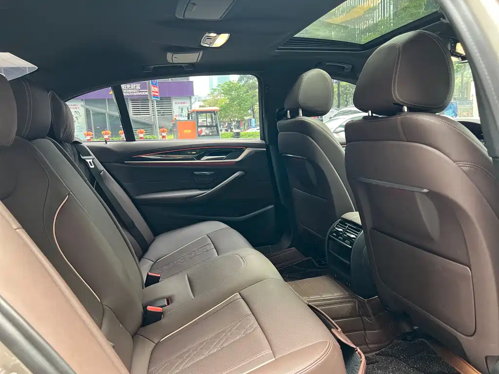 BMW 5 Series 2021