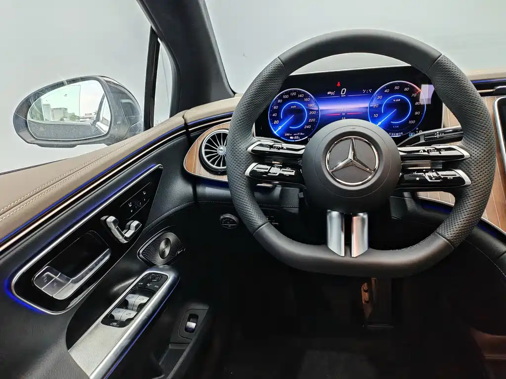 Mercedes-Benz EQE 2025 — фото 9