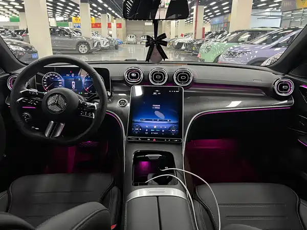 Mercedes-Benz C-Class 2025