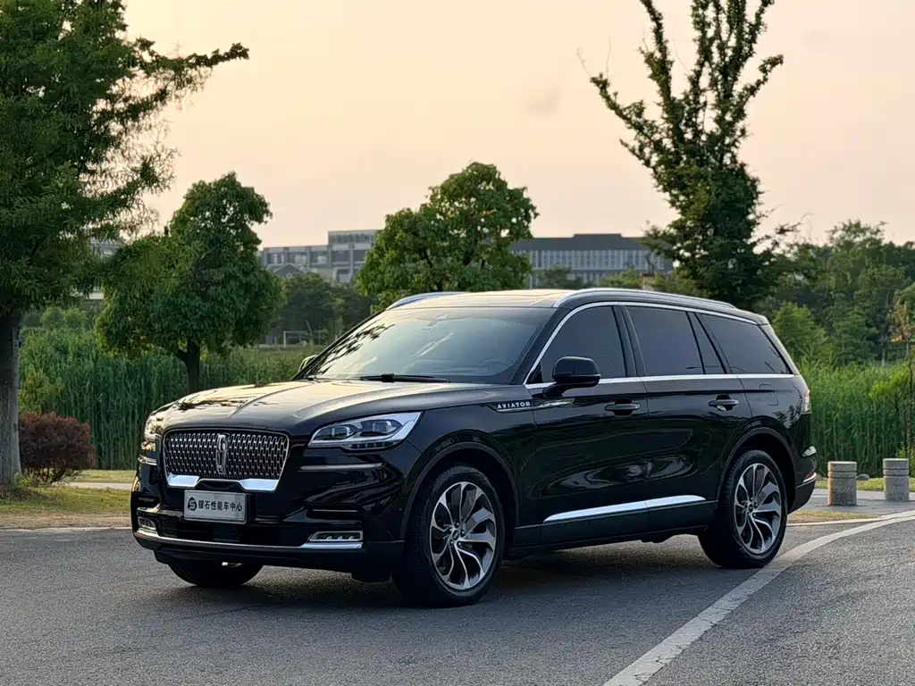 Lincoln Aviator 2021 — фото 1