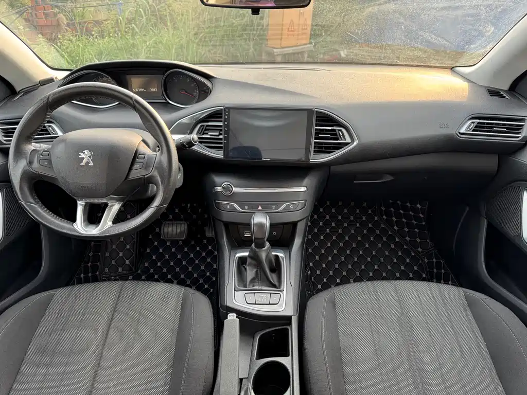 Peugeot 308S 2015 — фото 9