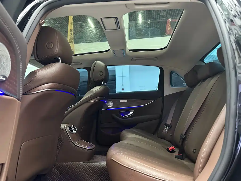 Mercedes-Benz E-Class 2023 — фото 14