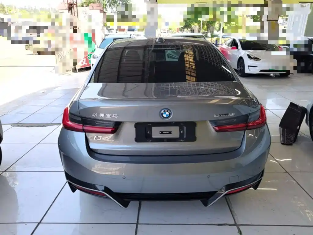 BMW i3 2023