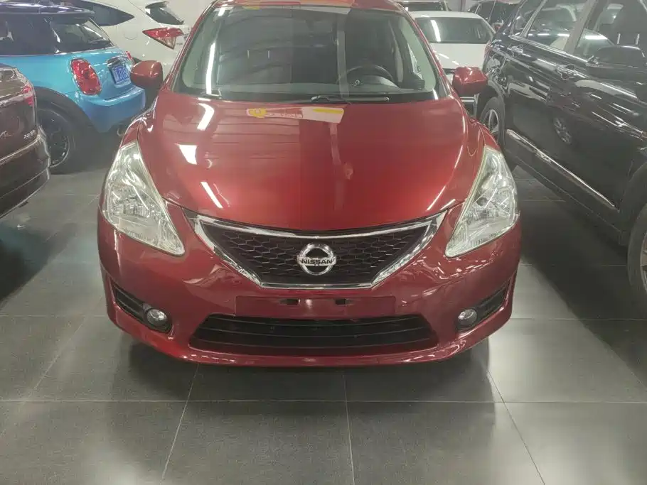 Nissan Tiida 2013