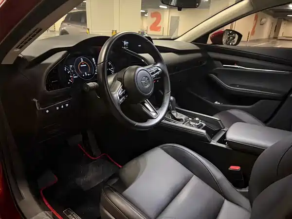 Mazda 3 Axela 2022