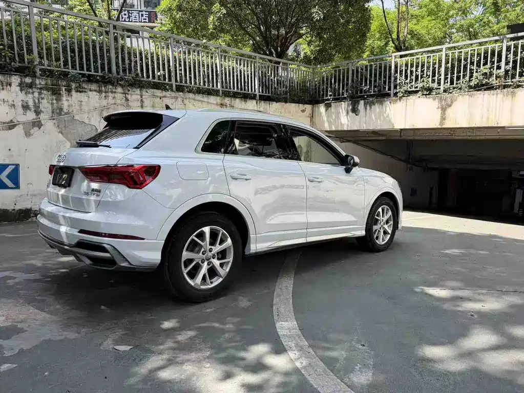 Audi Q3 2020 — фото 13