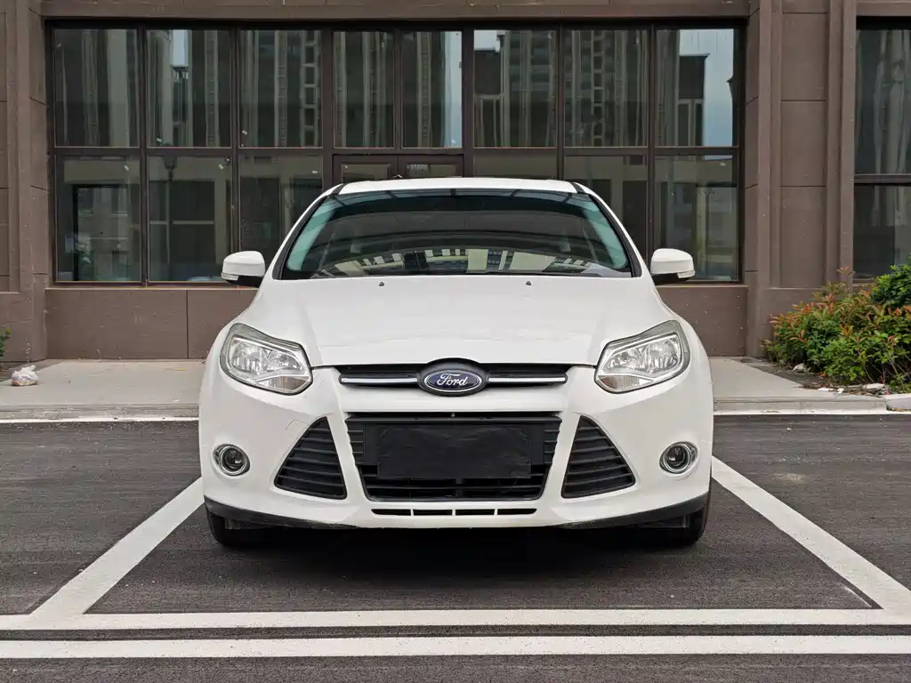 Ford Focus 2014 — фото 2