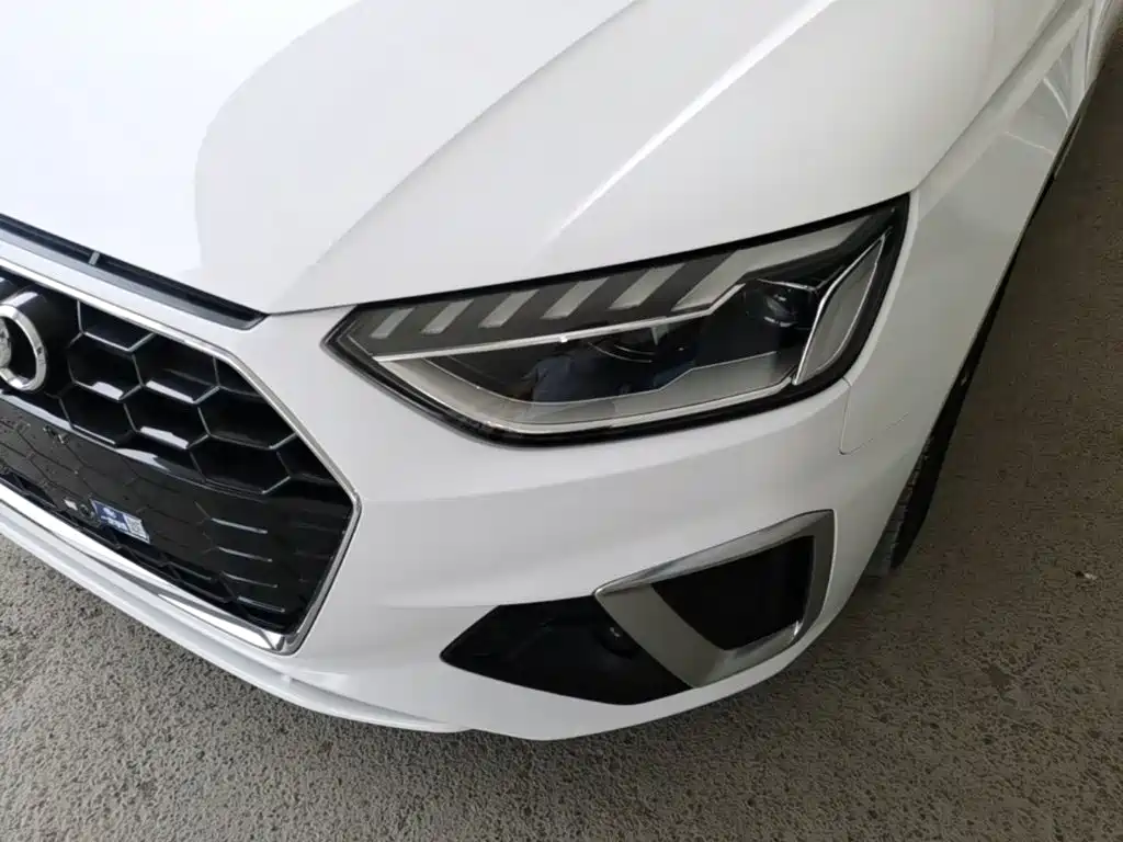 Audi A4L 2022 — фото 24