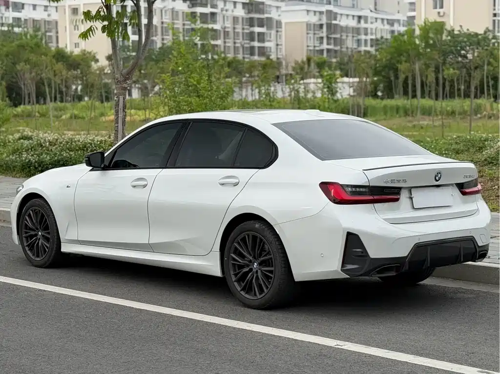 BMW 3 Series 2024 — фото 13