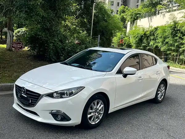 Mazda 3 Axela 2015