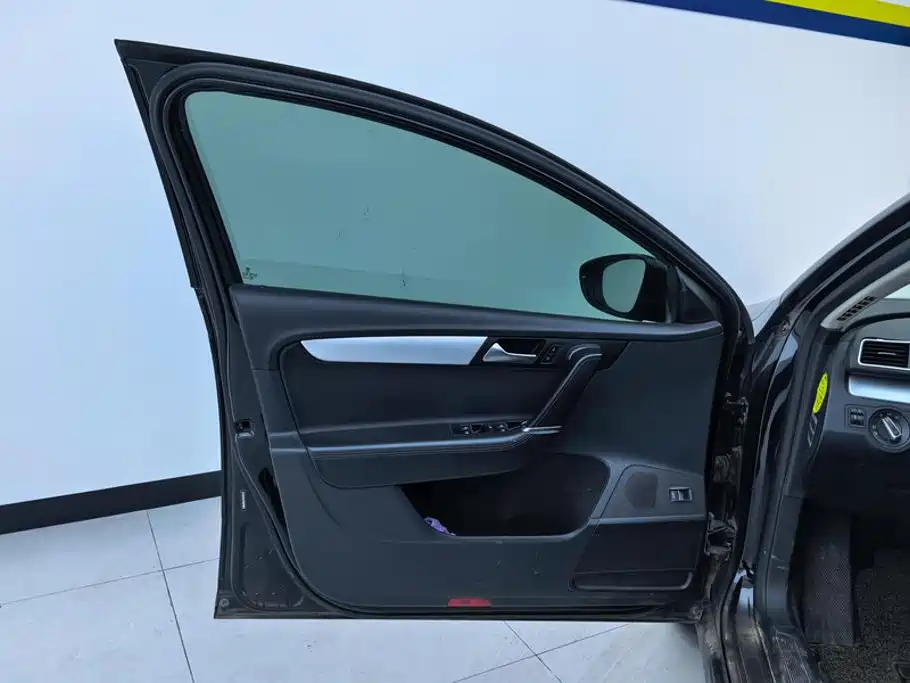 Volkswagen Magotan 2016