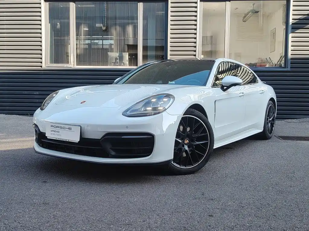 Porsche Panamera 2023 — фото 1