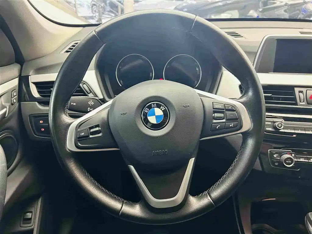 BMW X1 2019 — фото 15