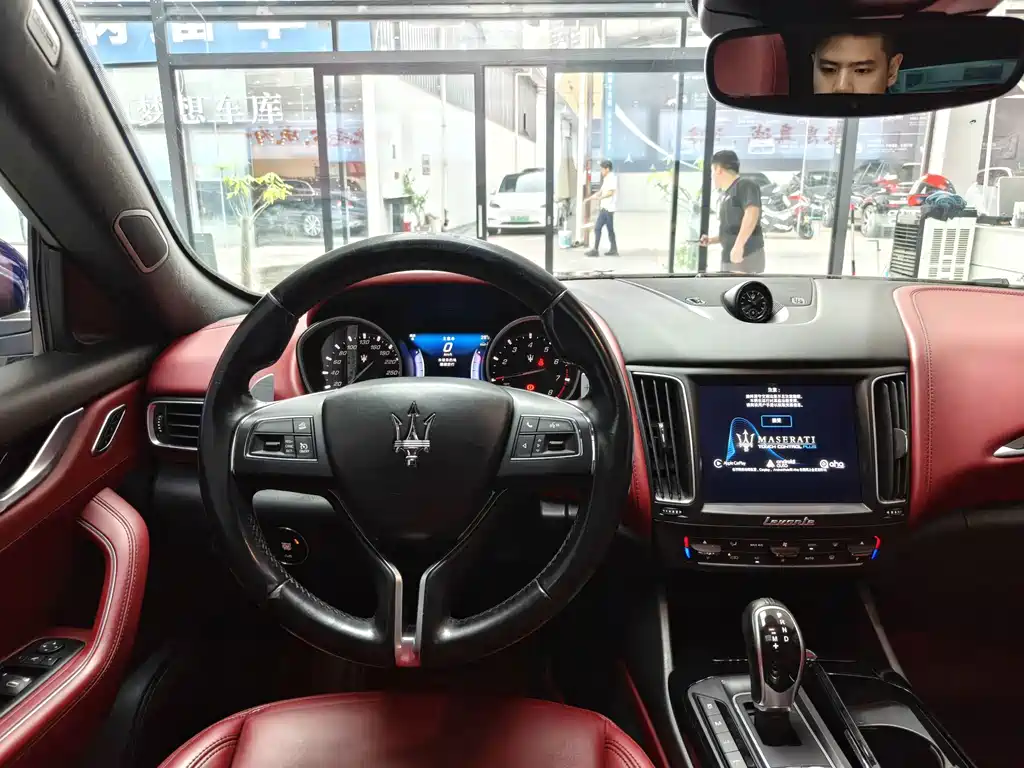 Maserati Levante 2018 — фото 14
