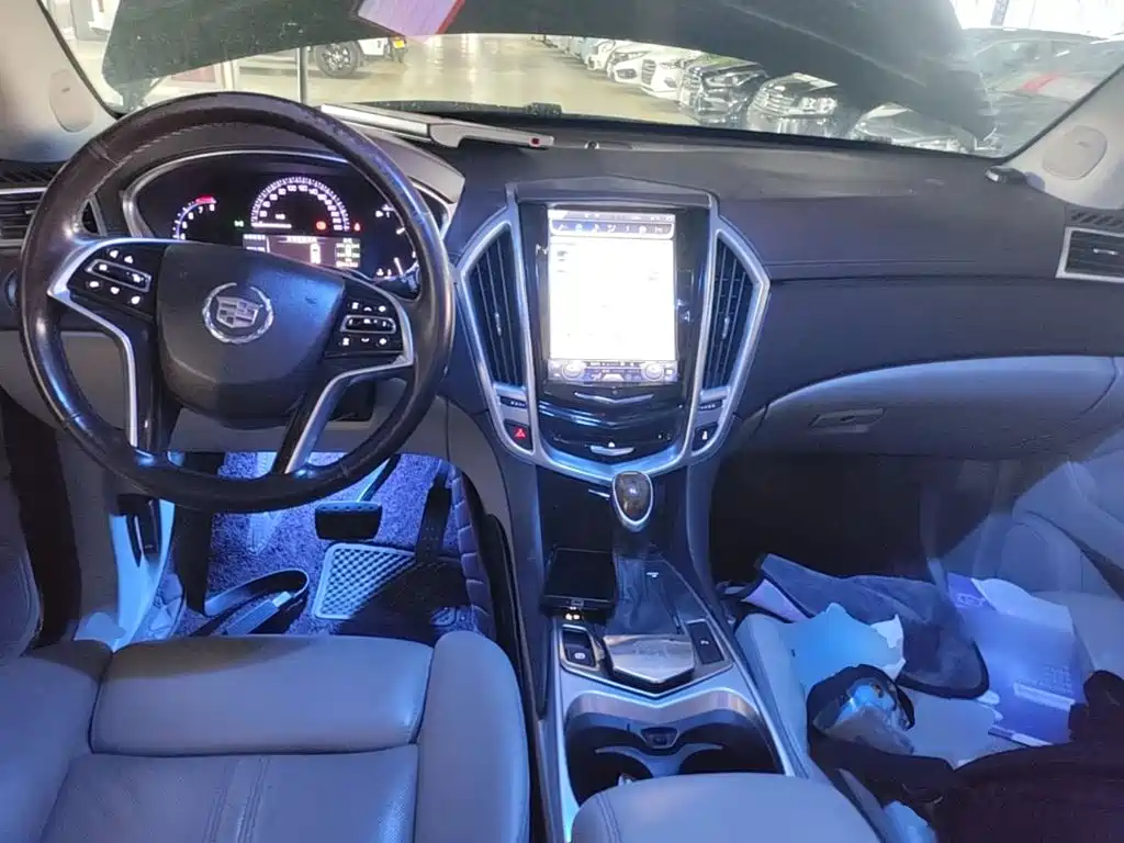 Cadillac SRX 2015 — фото 10
