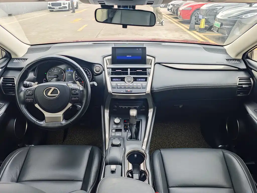 Lexus NX 2016 — фото 14