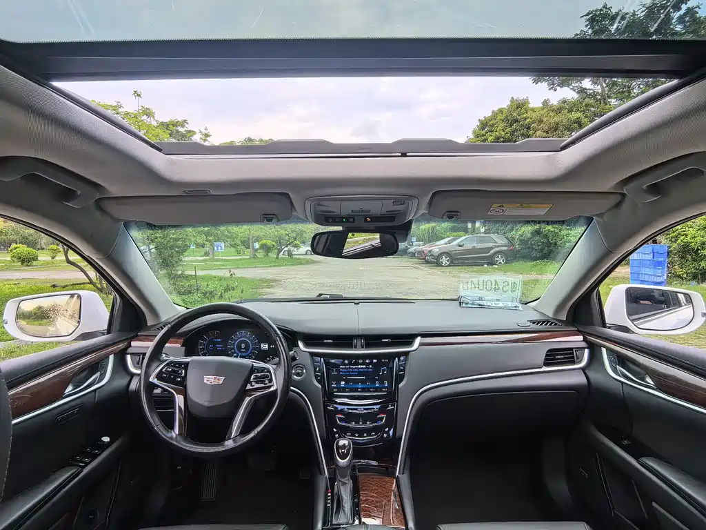 Cadillac XTS 2017 — фото 14