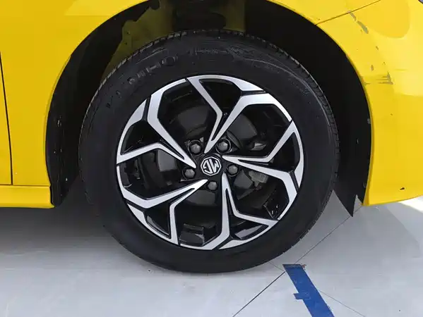 MG MG5 2023