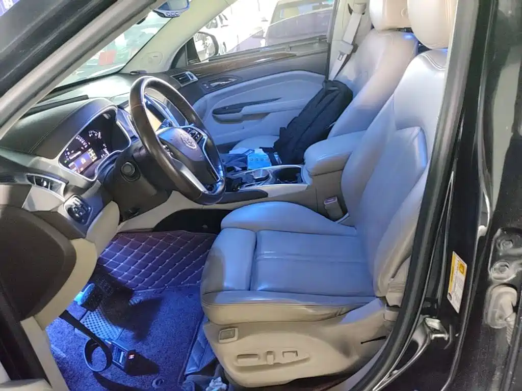 Cadillac SRX 2015 — фото 15