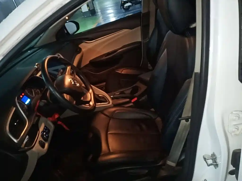 Buick Excelle GT 2015 — фото 15
