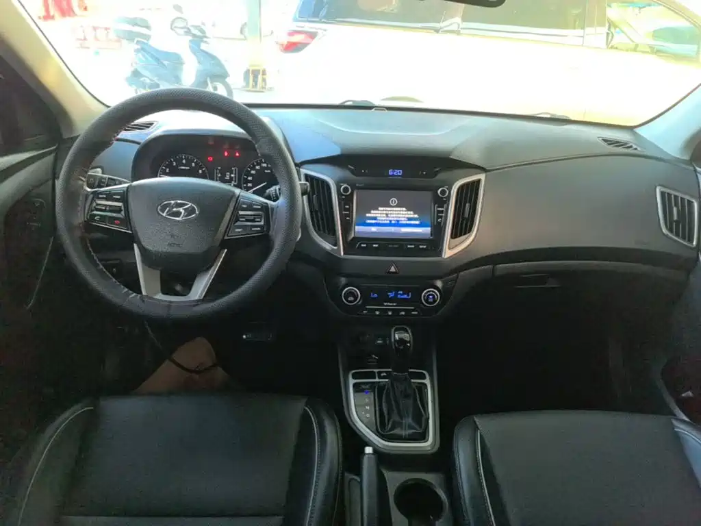 Hyundai ix25 2016 — фото 10