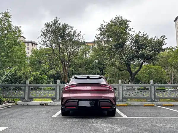 Xiaomi YU7 2025