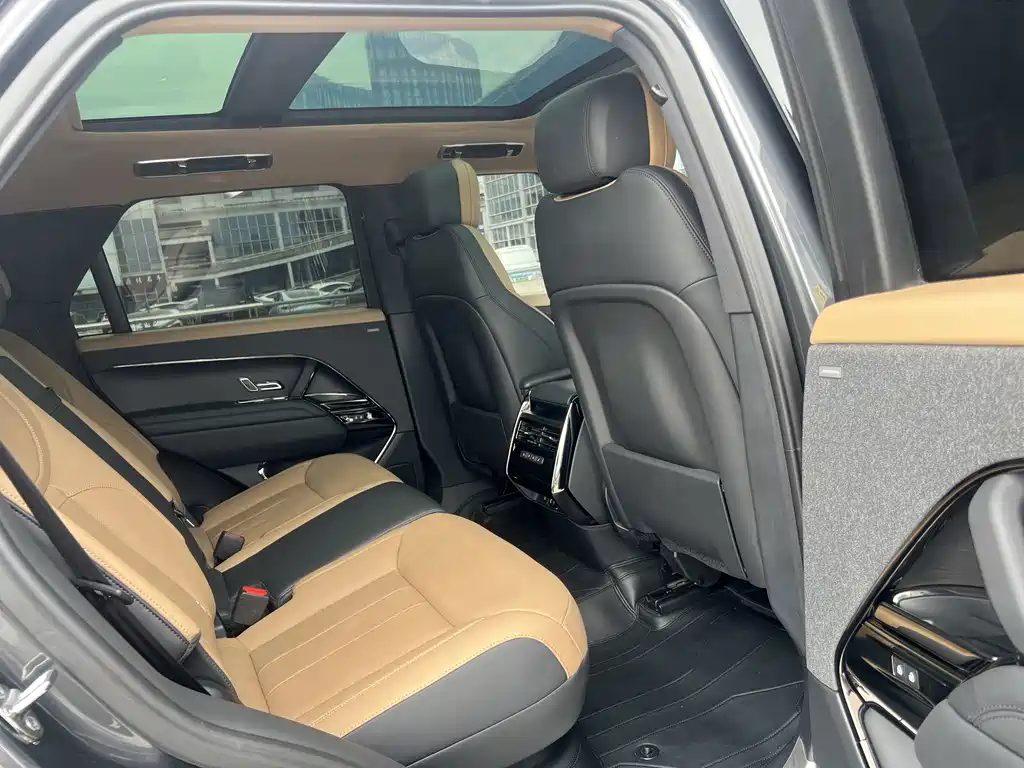Land Rover Range Rover Sport 2023 — фото 13