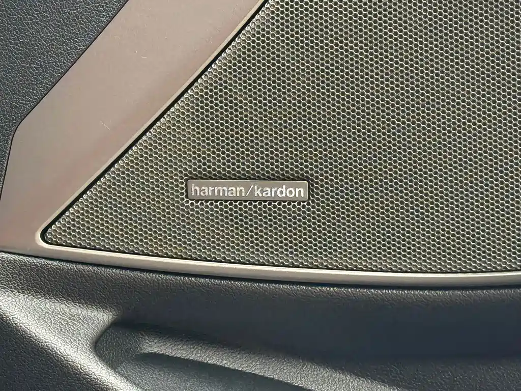 BMW 3 Series 2021 — фото 10