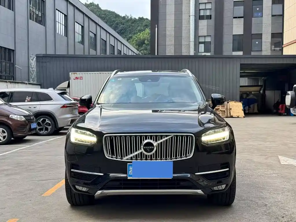 Volvo XC90 2017 — фото 8