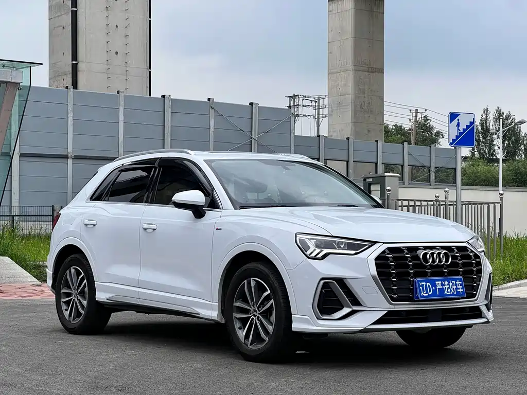 Audi Q3 2021