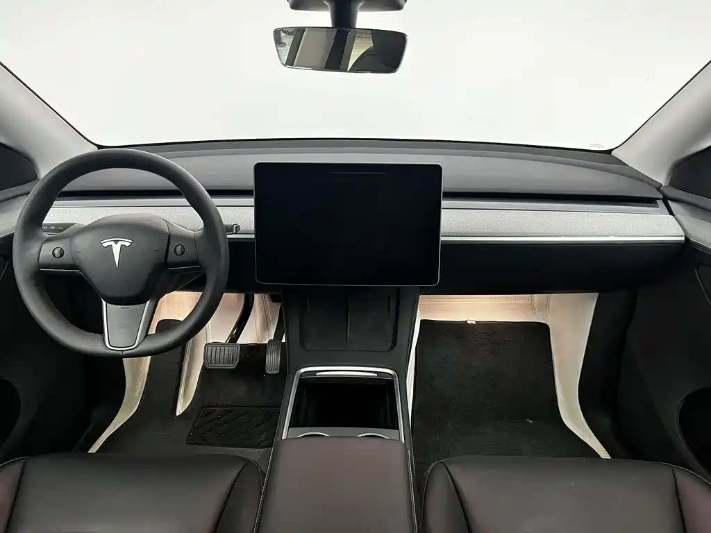 Tesla Model Y 2024 — фото 3