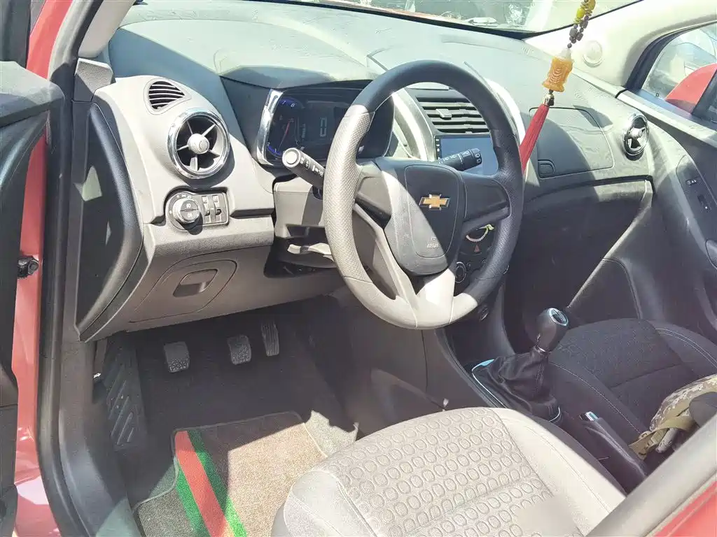 Chevrolet Trax 2015 — фото 10
