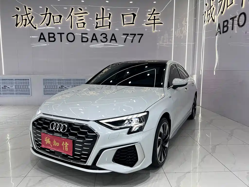 Audi A3 2022 — фото 1