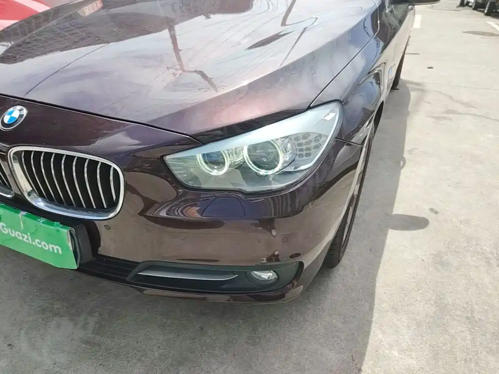 BMW 5 Series GT 2015 — фото 24